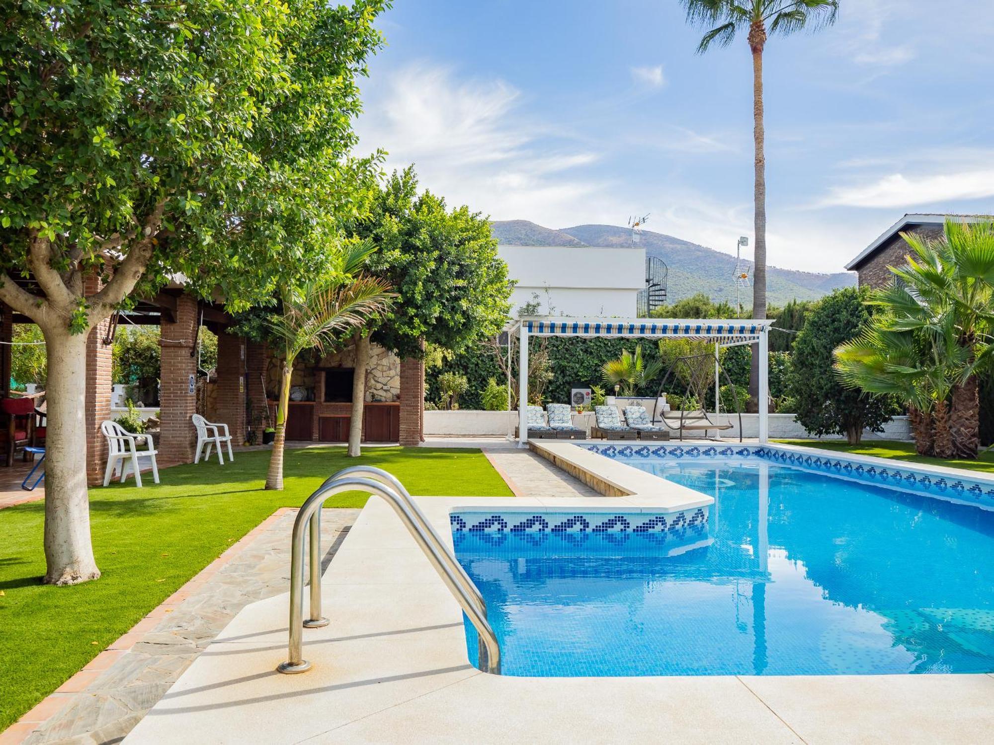 Paraiso Malvinas Willa Malaga